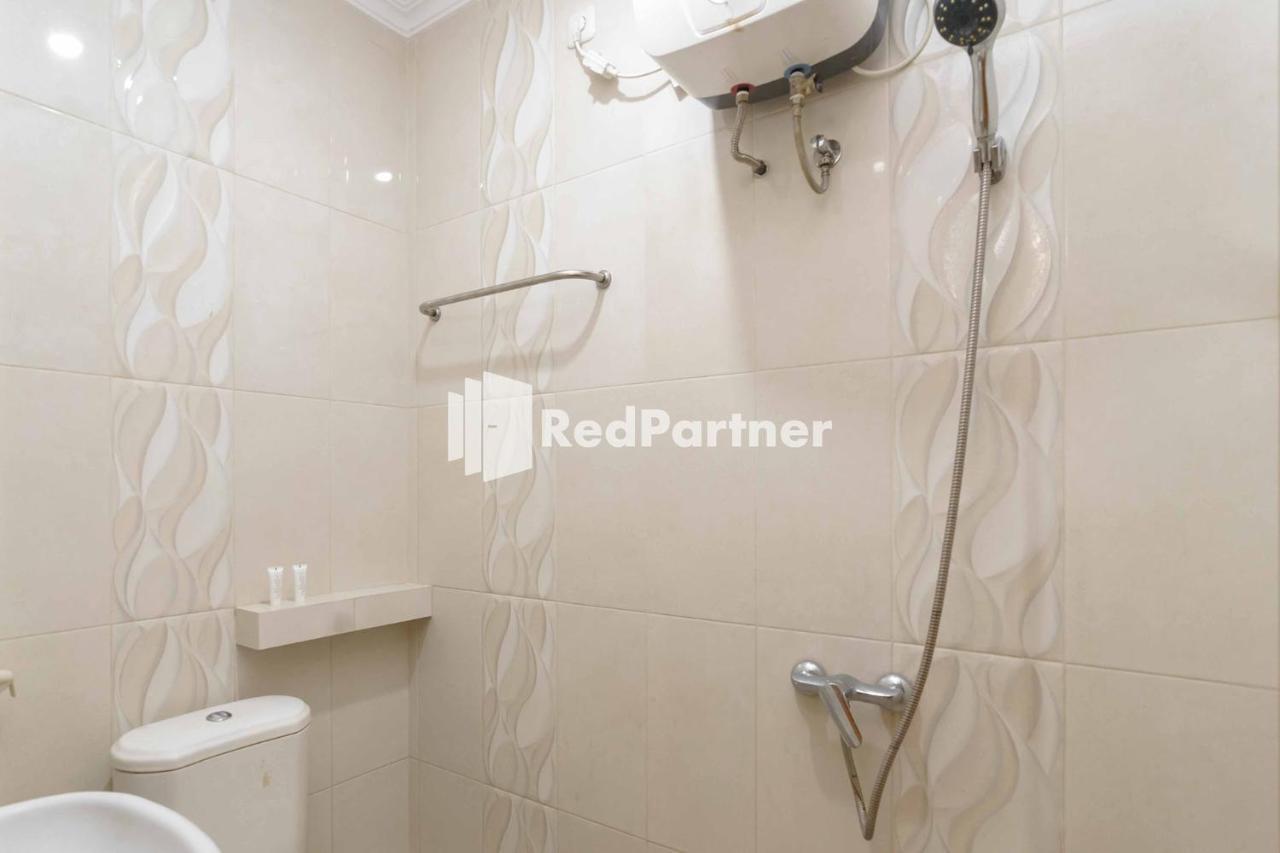 Jo Residence Syariah Redpartner Jakarta Exterior foto