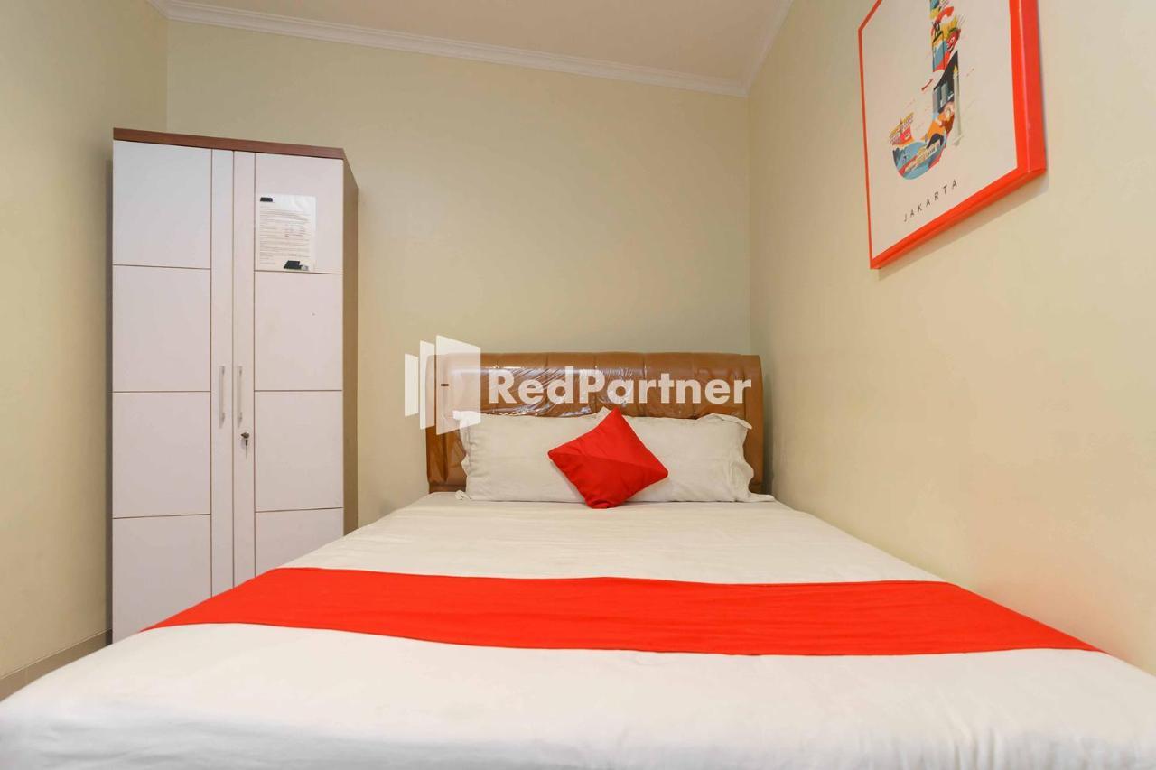 Jo Residence Syariah Redpartner Jakarta Exterior foto