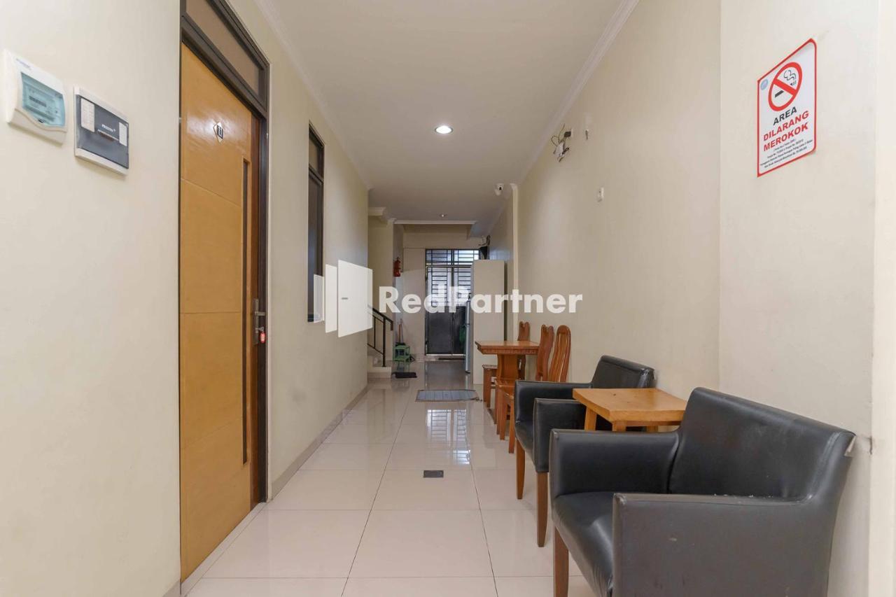 Jo Residence Syariah Redpartner Jakarta Exterior foto