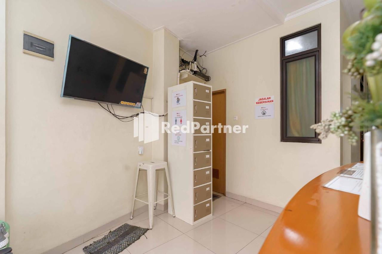 Jo Residence Syariah Redpartner Jakarta Exterior foto